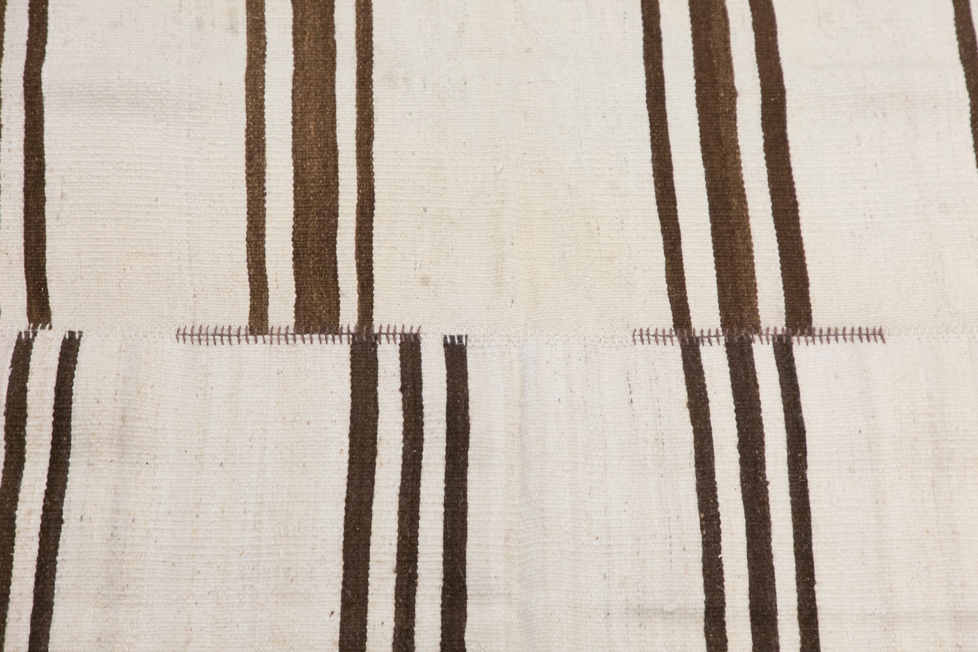 Minimalist Vintage Turkish Kilim Rug 192x240 cm (6.3x7.9 ft)