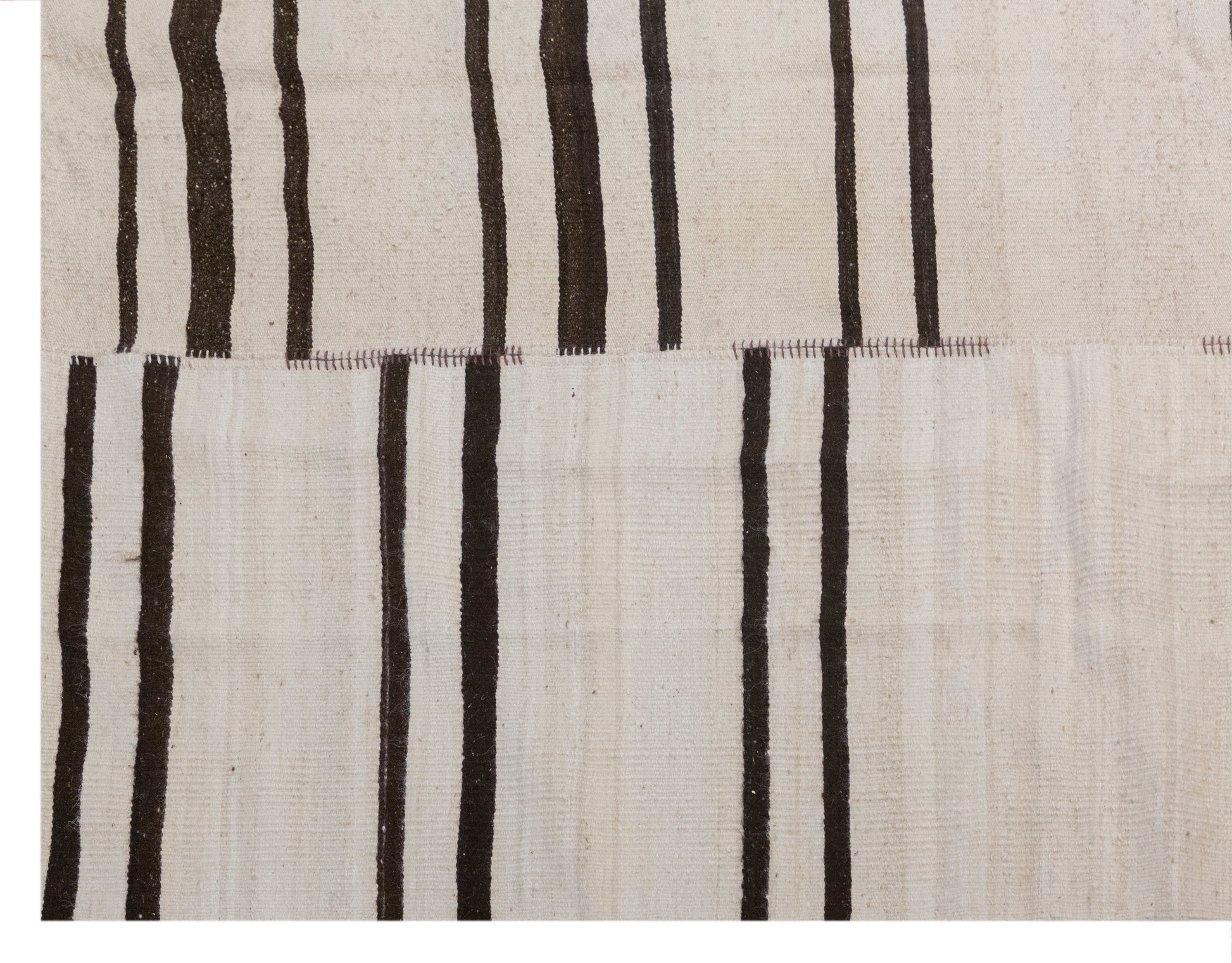 Minimalist Vintage Turkish Kilim Rug 200x230 cm (6.6x7.5 ft)