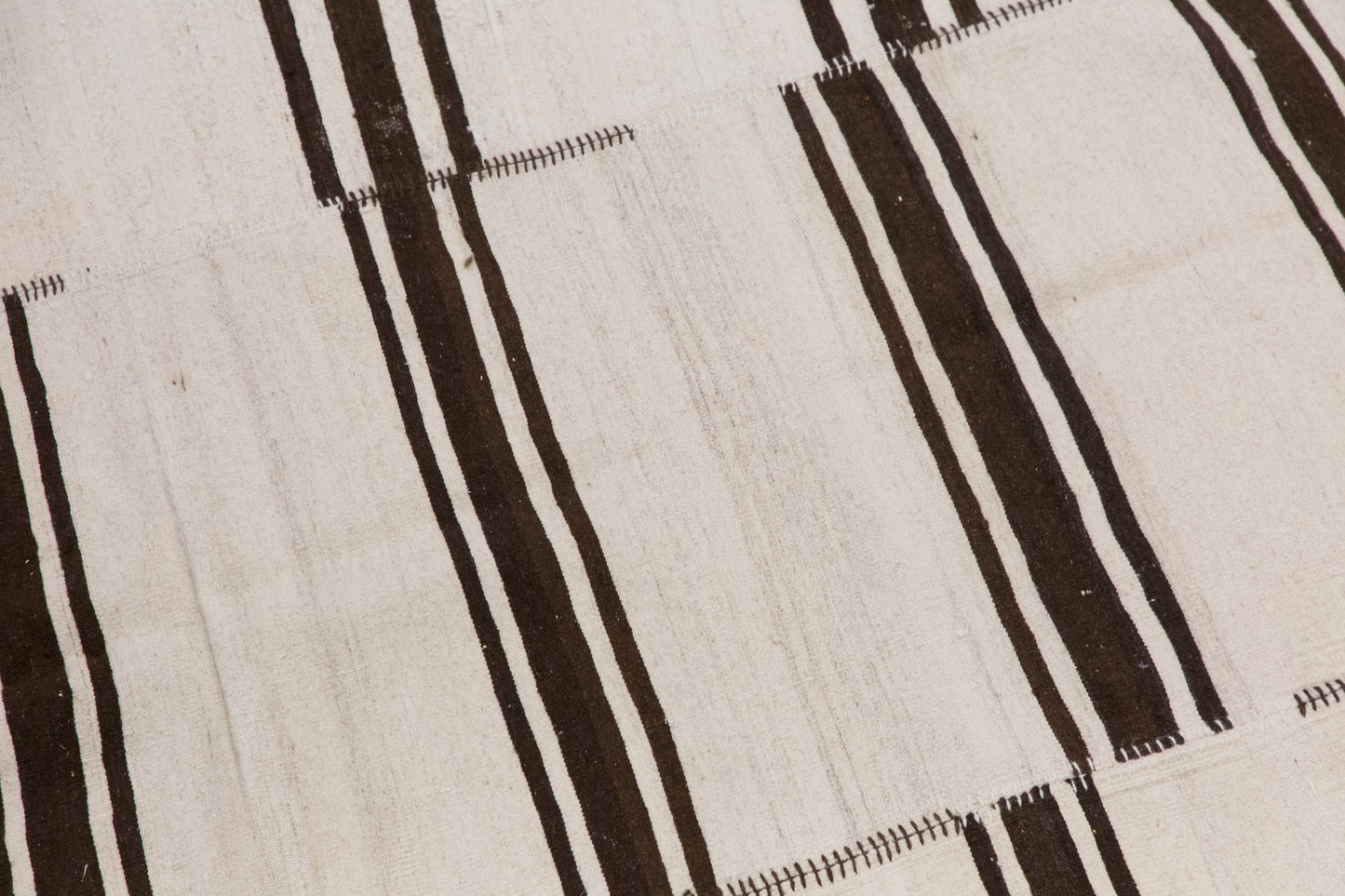 Minimalist Vintage Turkish Kilim Rug 215x225 cm (7.1x7.4 ft)