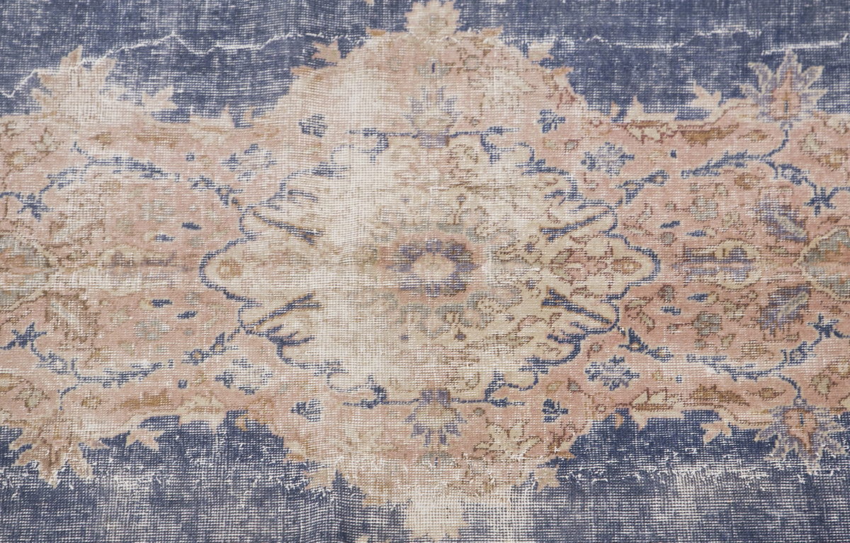 Natural Dyed Rug | Vintage Wool Rug 5'9"x9'11"