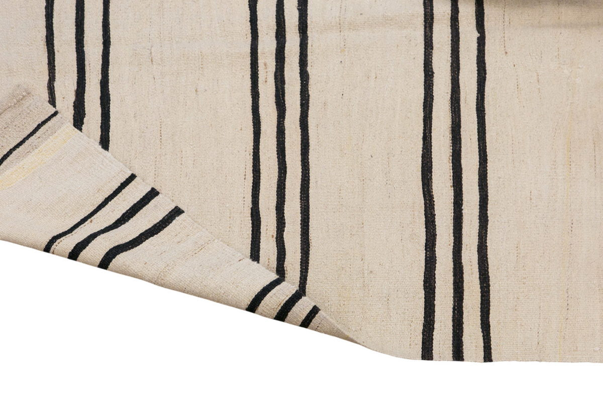 Neutral, Striped Turkish Kilim Rug – 4'9" x 6'9" (146 x 205 cm)