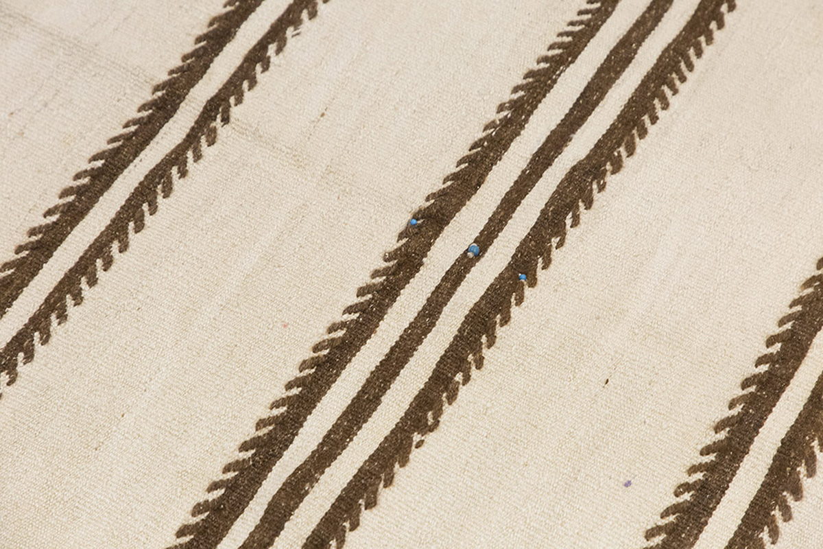 Neutral Kilim 3'5" x 5'6" feet 103 x 168 cm