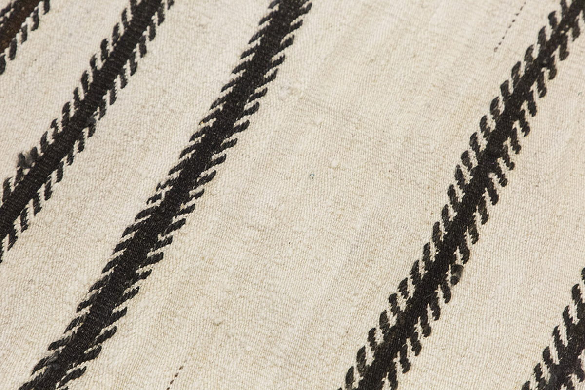 Neutral Kilim 3'6" x 5'11" feet 107 x 180 cm