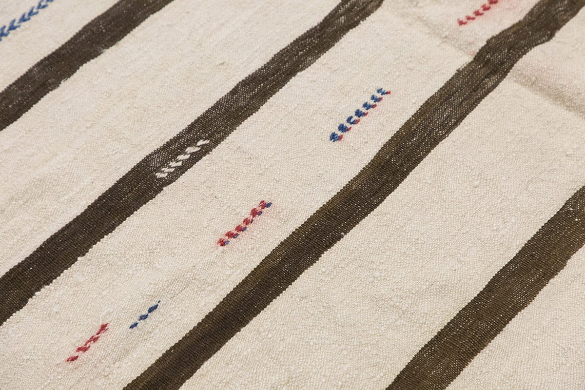 Neutral Kilim 4'5" x 7'1" feet 134 x 215 cm