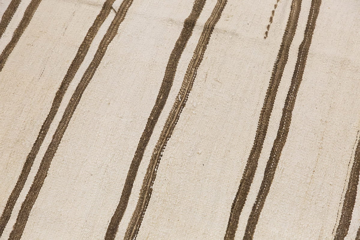 Neutral Kilim 4'8" x 5'7" feet 142 x 170 cm