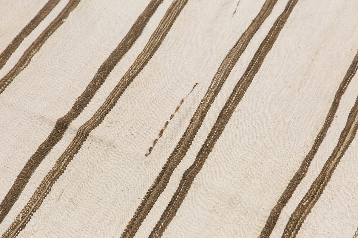 Neutral Kilim 4'8" x 5'7" feet 142 x 170 cm