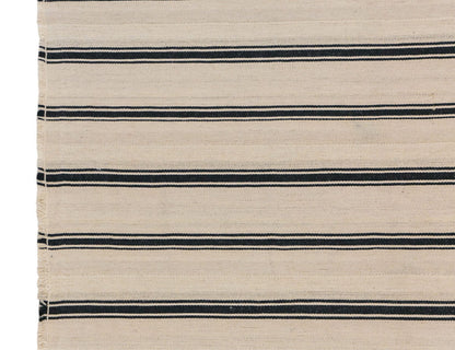 Neutral Turkish Kilim Rug – 4'11" x 7'9" (150 x 236 cm)