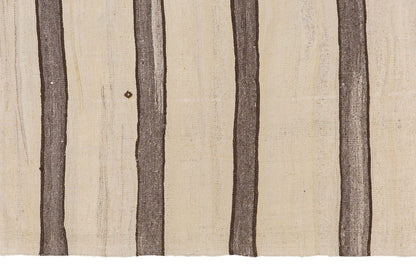 Neutral Turkish Kilim Rug – 4'8" x 6'2" (143 x 187 cm)