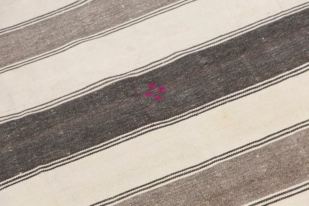 Neutral Turkish Kilim Rug – 4'9" x 11'4" (146 x 345 cm)