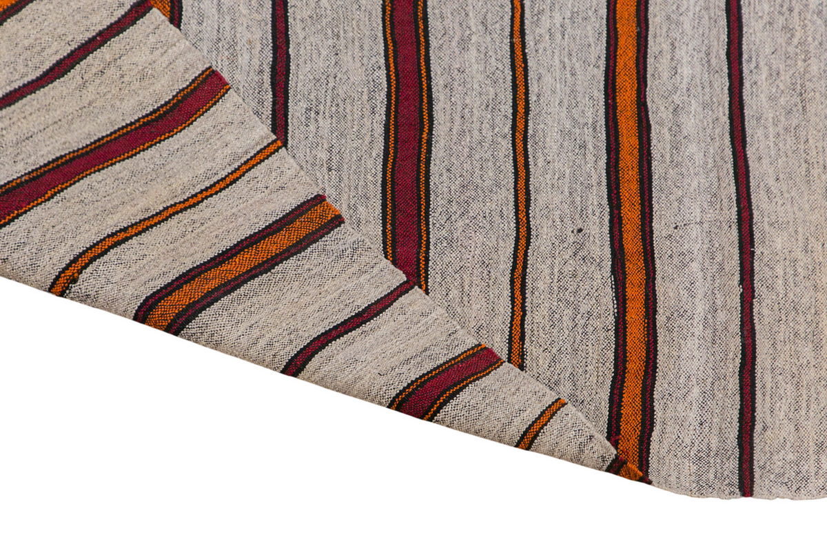 Neutral Turkish Kilim Rug – 4'9" x 8'6" (145 x 260 cm)