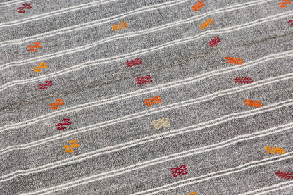 Neutral Turkish Kilim Rug – 5'10" x 9'8" (178 x 295 cm)