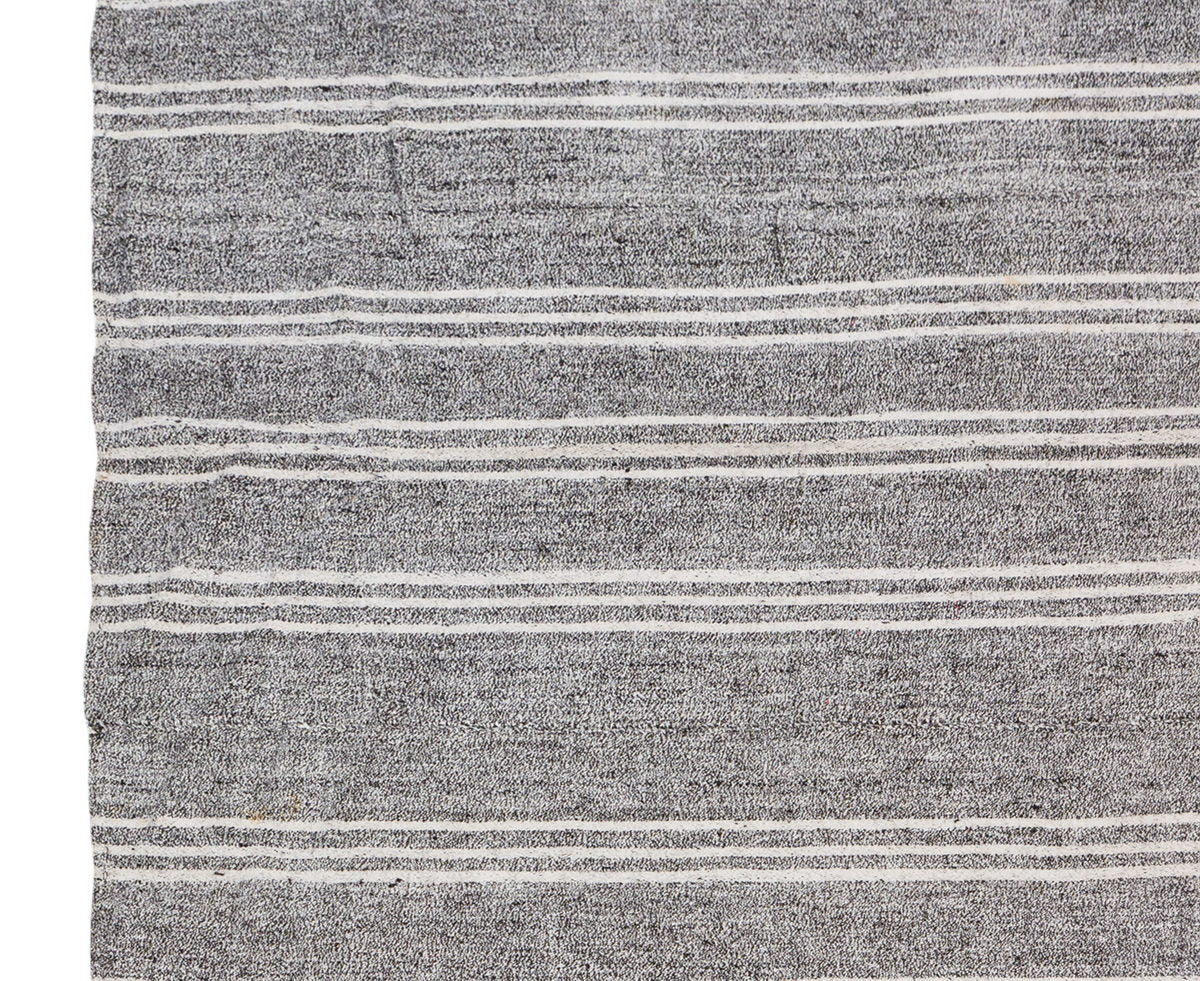 Neutral Turkish Kilim Rug – 7'5" x 10'6" (225 x 320 cm)