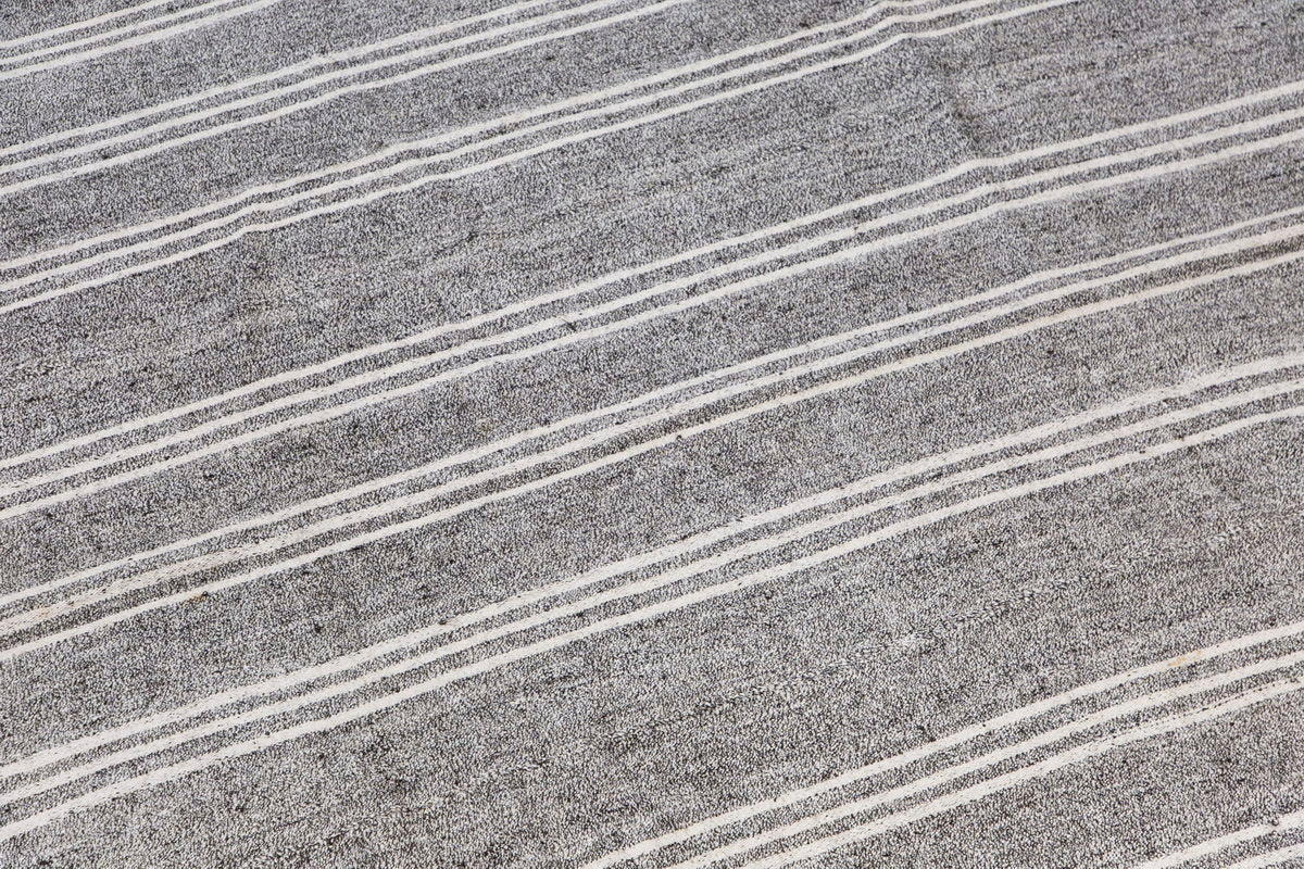 Neutral Turkish Kilim Rug – 7'5" x 10'6" (225 x 320 cm)