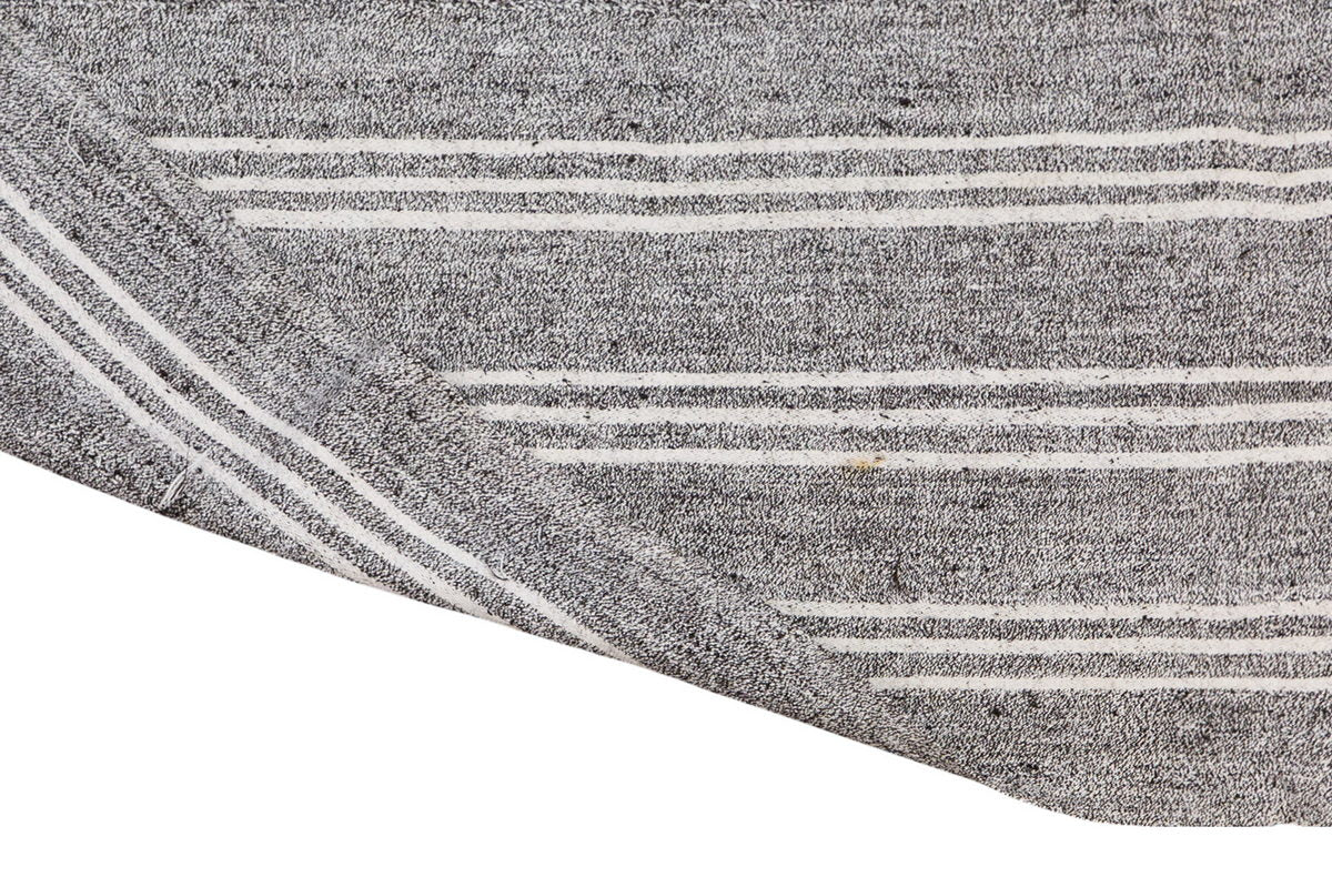 Neutral Turkish Kilim Rug – 7'5" x 10'6" (225 x 320 cm)