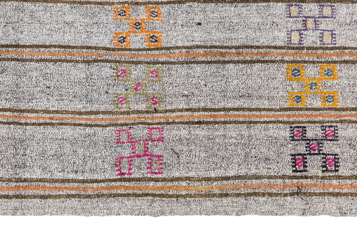 Neutral Turkish Kilim Rug – 7'7" x 10'8" (230 x 325 cm)