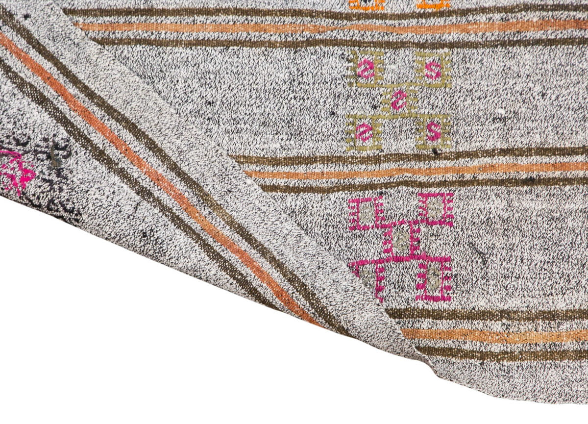 Neutral Turkish Kilim Rug – 7'7" x 10'8" (230 x 325 cm)