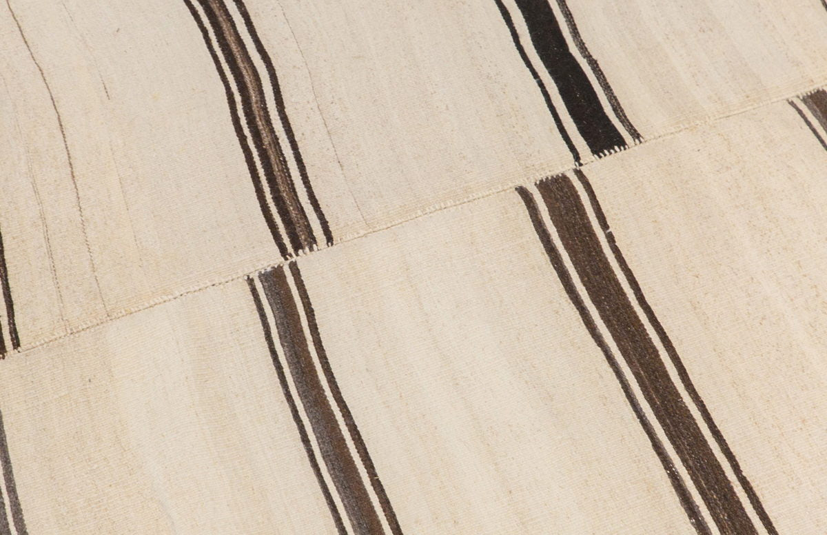 Neutral Turkish Kilim Runner – 4'2" x 13'5" (126 x 410 cm)