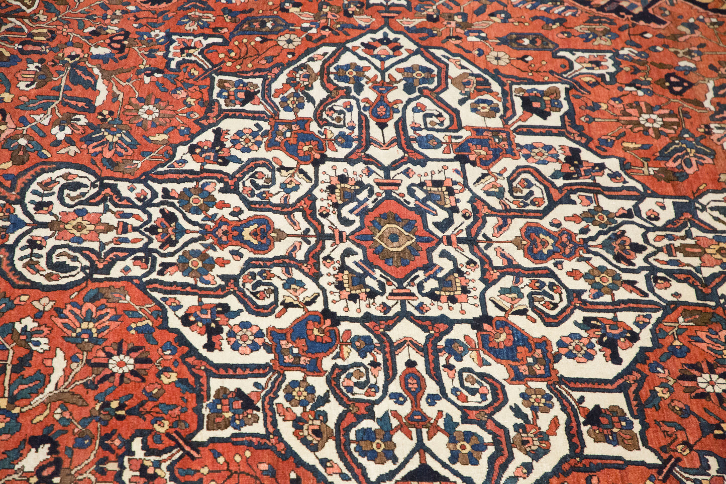 Oversized Bahtiyar Rug 385x525 cm (12.6x17.2 ft)