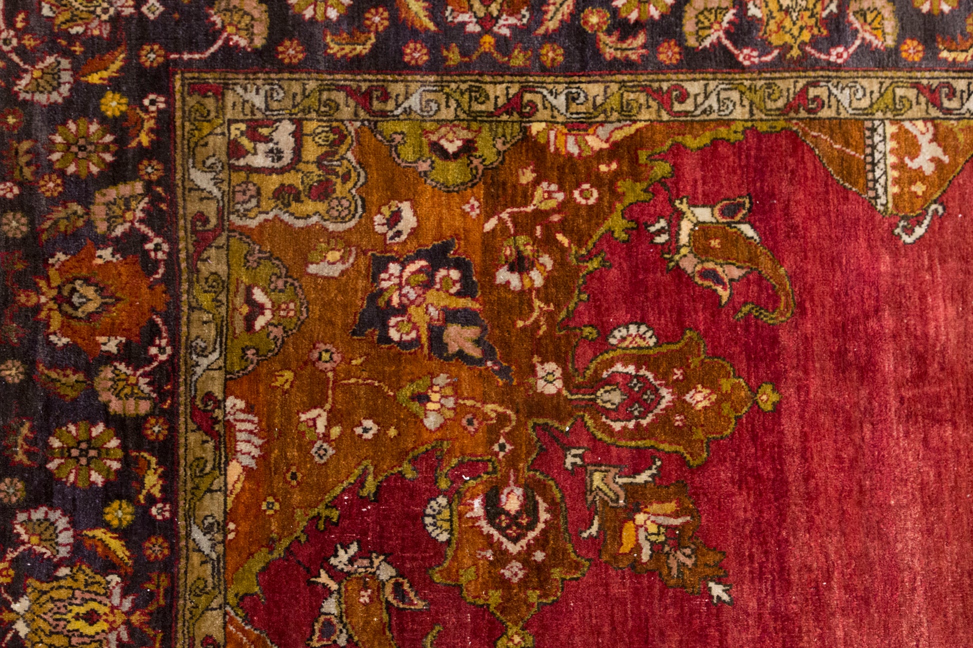 Oversized Floral Medallion Rug, 307 x 425 cm / 10 x 14 ft