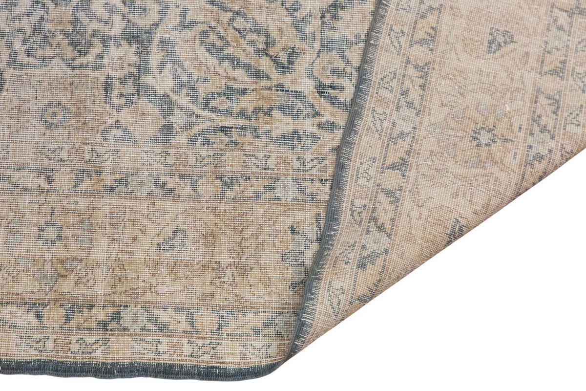Oversized Turkish Vintage Rug, 7'10 x 10'0 Feet / 207x304 cm