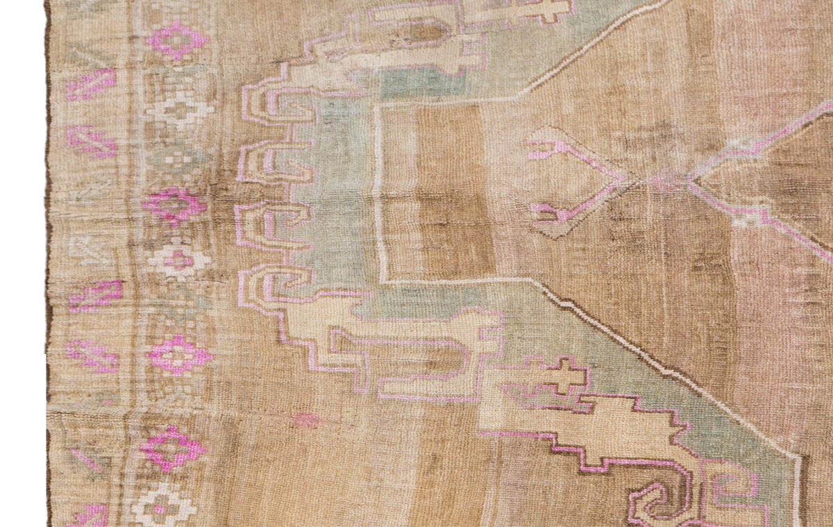 Oversized Vintage Turkish Rug, 7'7" x 13'1" (232 x 400 cm)