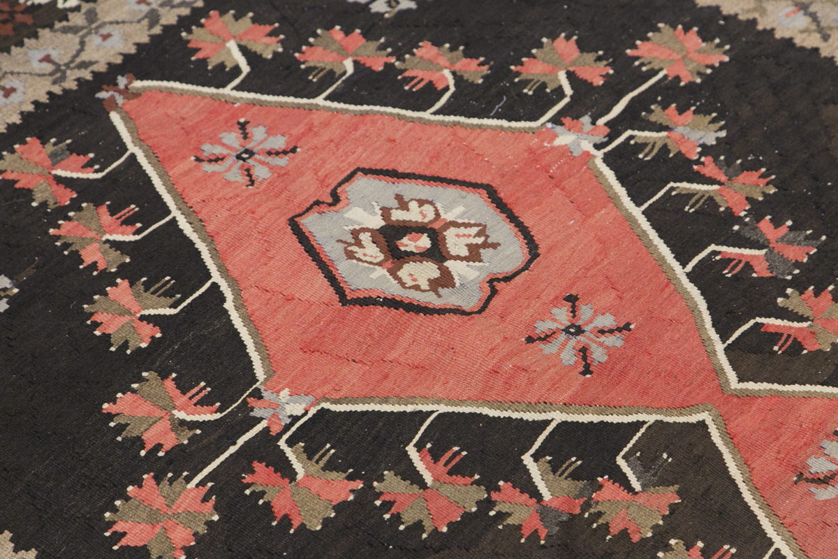 Turkish Bardız Kilim, 152 x 263 cm / 5 x 8'8 feet