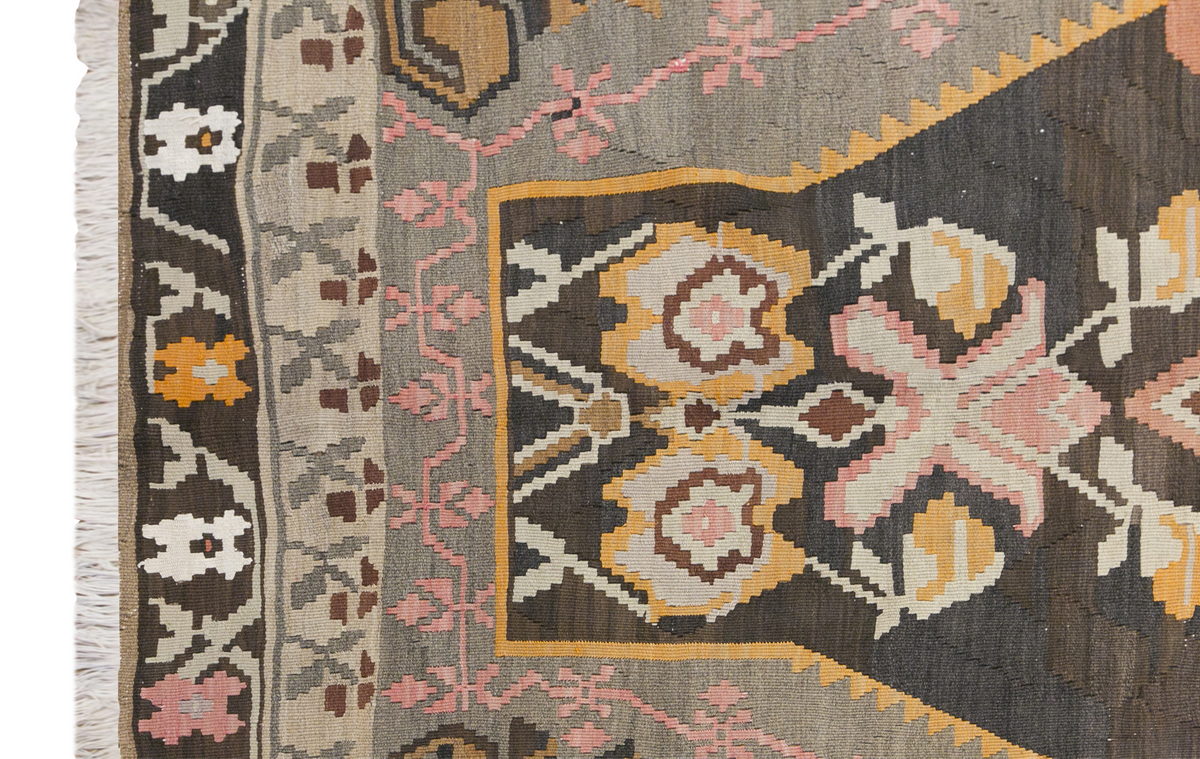 Turkish Bardız Kilim, 208 x 387 cm / 7 x 12'8 feet