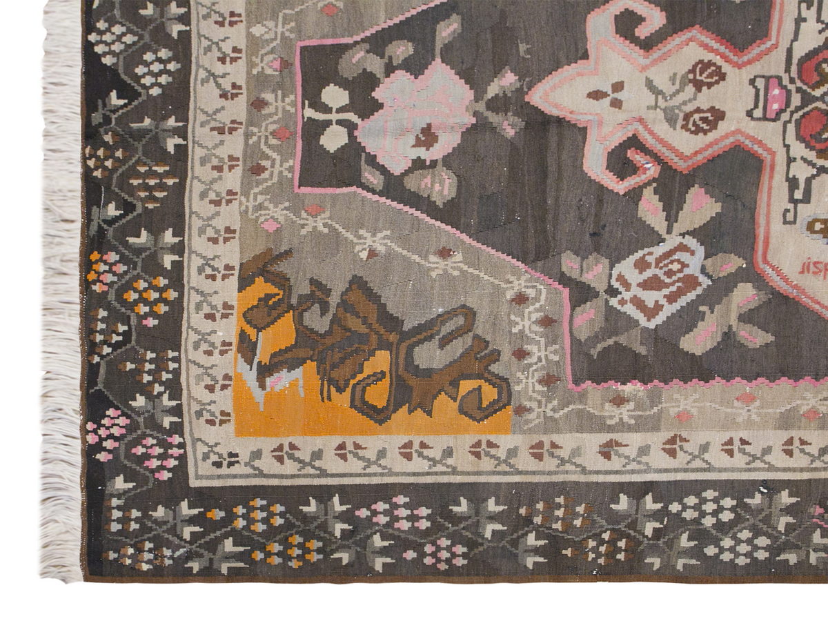 Turkish Bardız Kilim, 220 x 368 cm / 7'3 x 12 feet