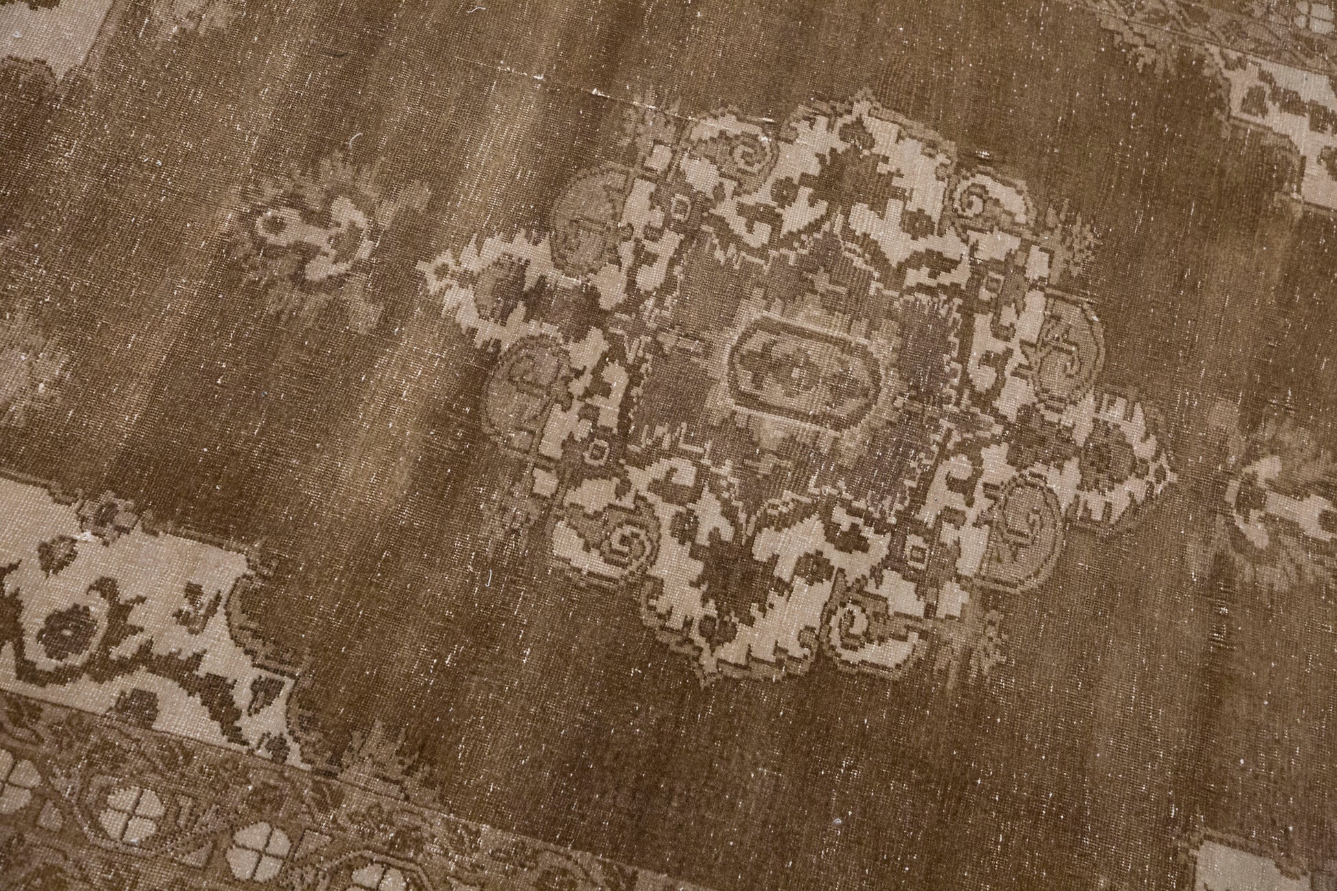 Turkish Kars Rug 195 x 295 cm (6.4 x 9.7 ft)