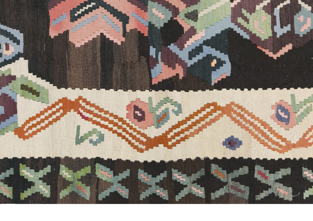 Turkish Moldovian Kilim, 138 x 186 cm / 4'6 x 6'1