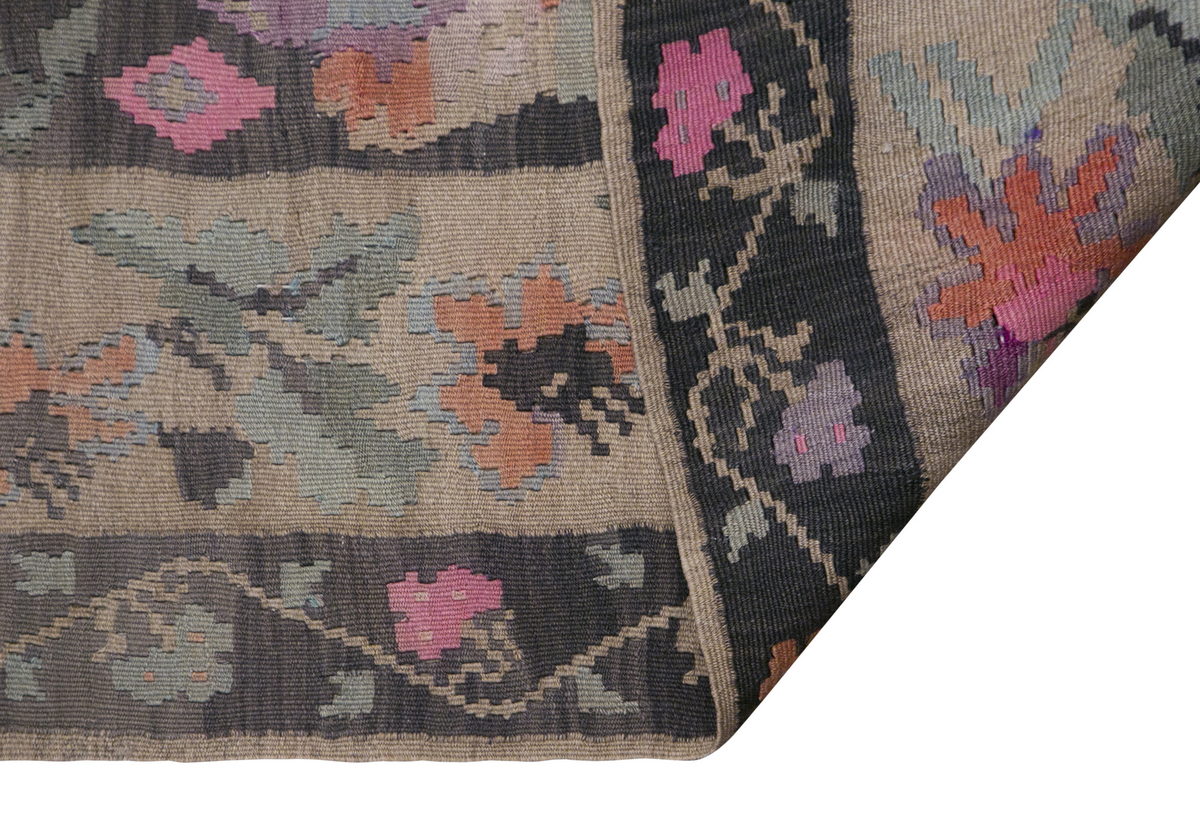 Turkish Moldovian Kilim, 175 x 334 cm / 5'9 x 11 feet