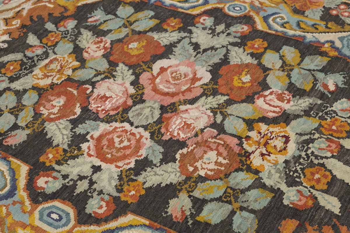 Turkish Moldovian Kilim, 215 x 350 cm / 7 x 11'6 feet