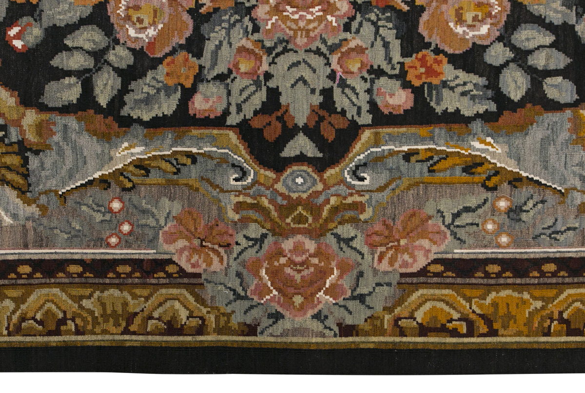 Turkish Moldovian Rug, 215 x 365 cm / 7 x 12 feet