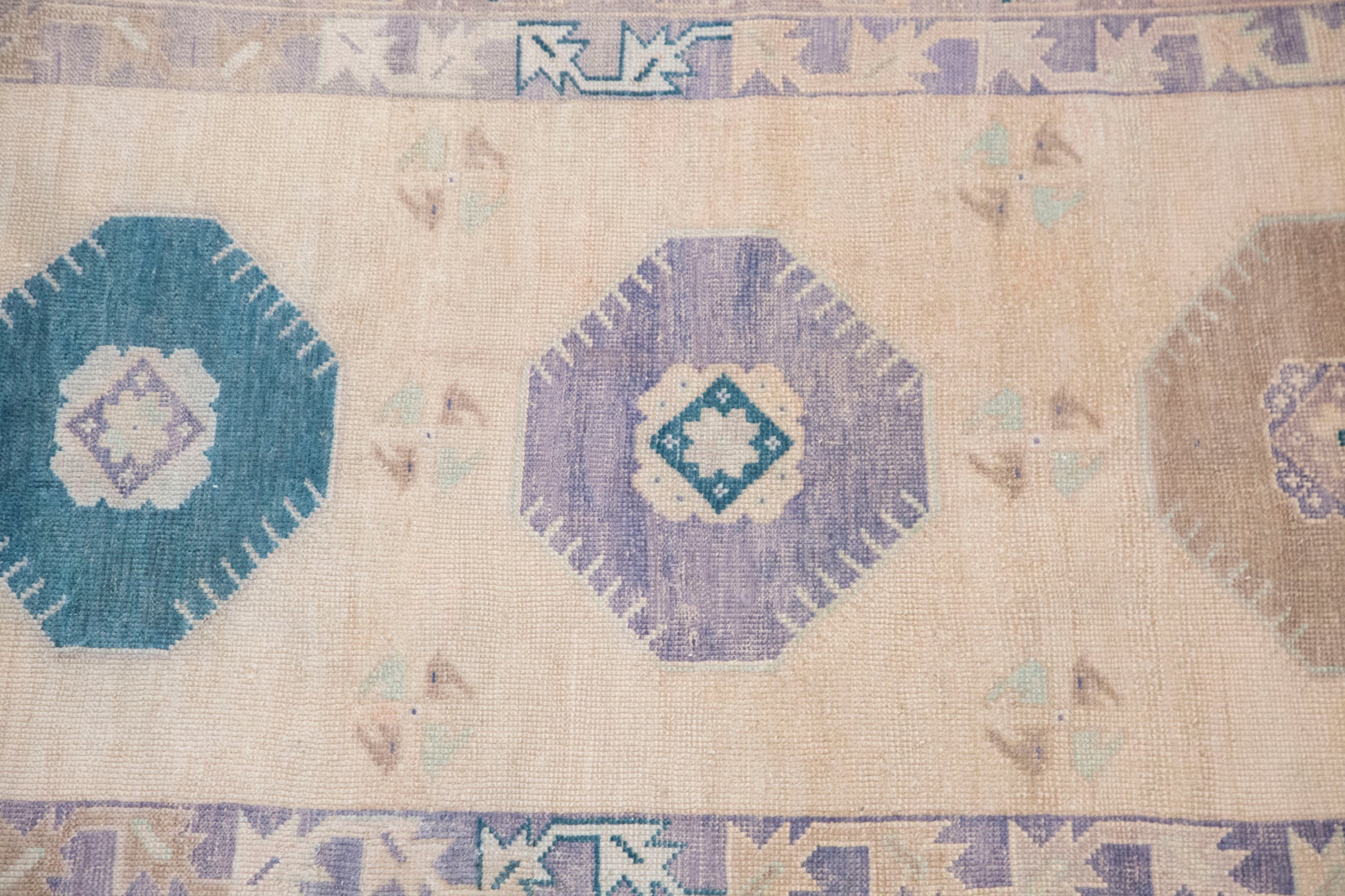 Turkish Oushak Rug | 142x250 cm (4.7x8.2 ft)
