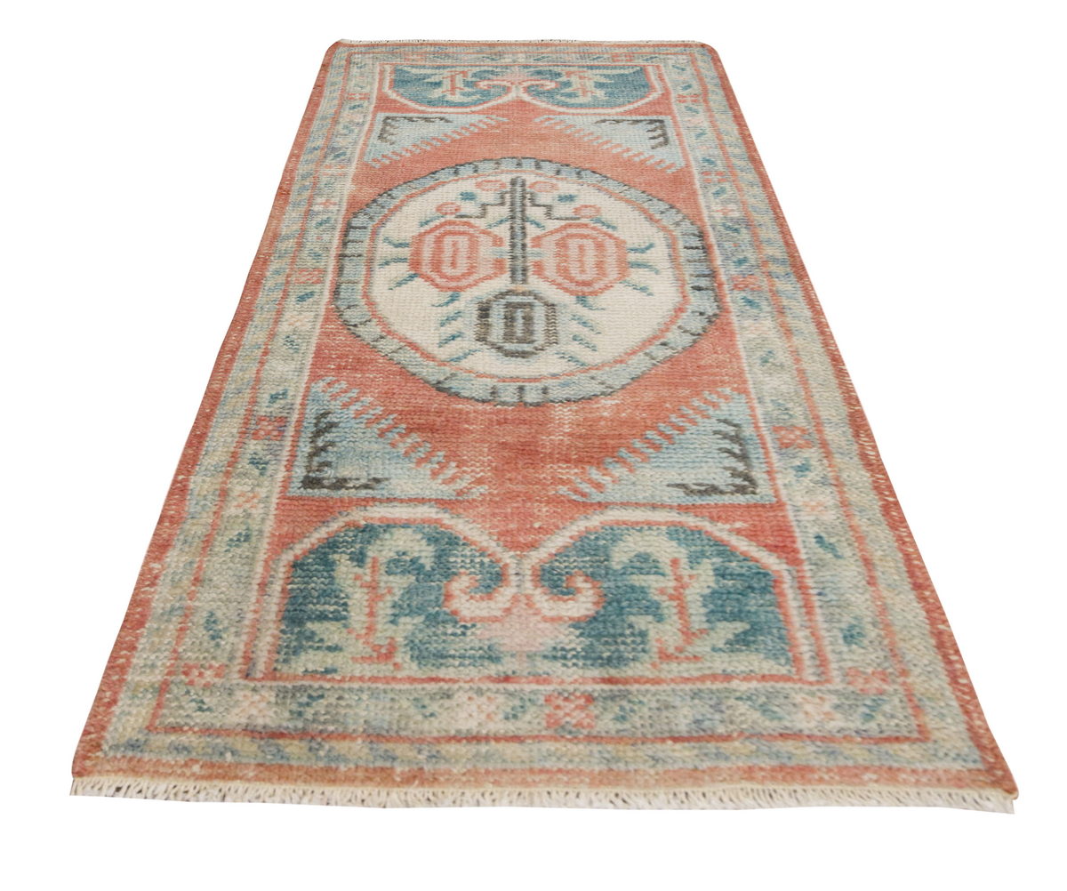 Turkish Rug, Vintage Rug, 2'6 x 4'11 feet / 76 x 150 cm