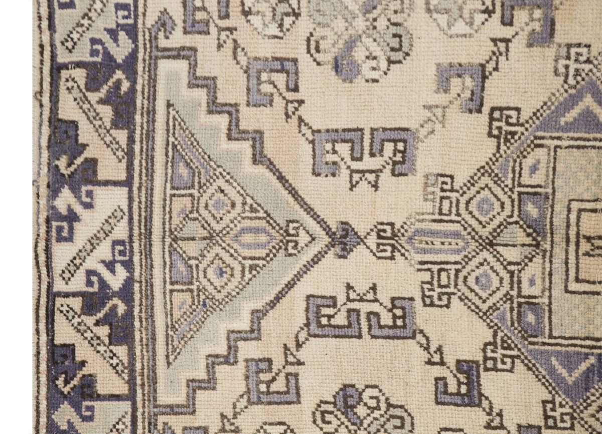 Turkish Rug, Vintage Rug, 4'5 x 6'1 feet / 134 x 187 cm
