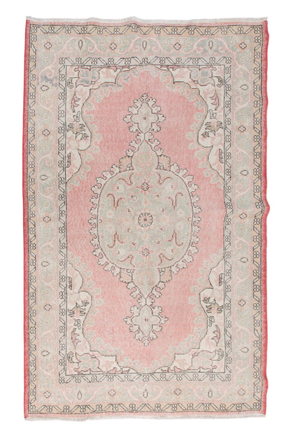 Turkish Rug, Vintage Rug 4'4 x 6'8 feet / 123 x 204 cm