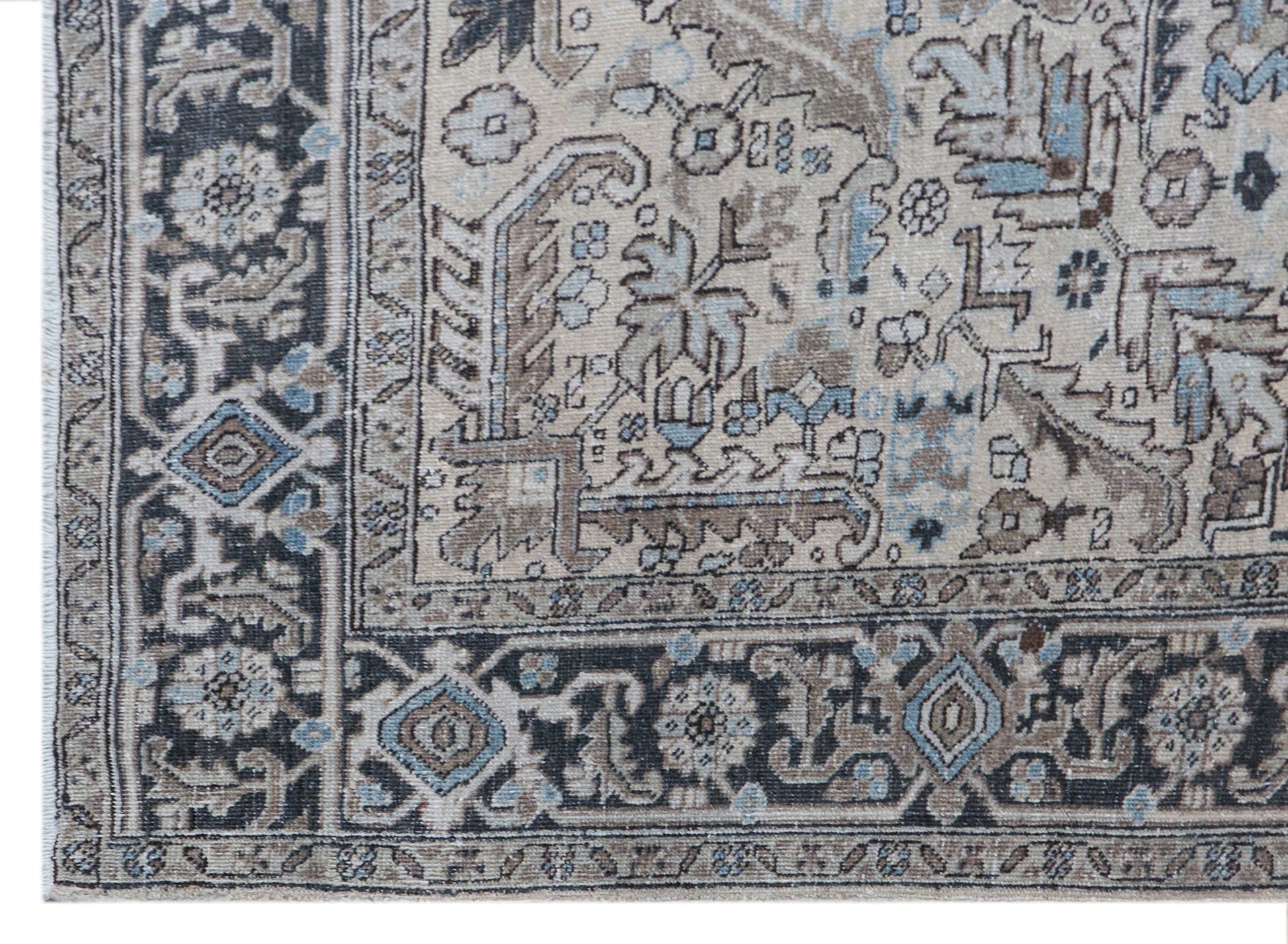 Turkish Vintage Rug 6'9" x 9'2" (205x280 cm)