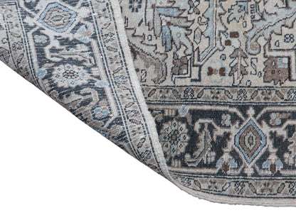 Turkish Vintage Rug 6'9" x 9'2" (205x280 cm)