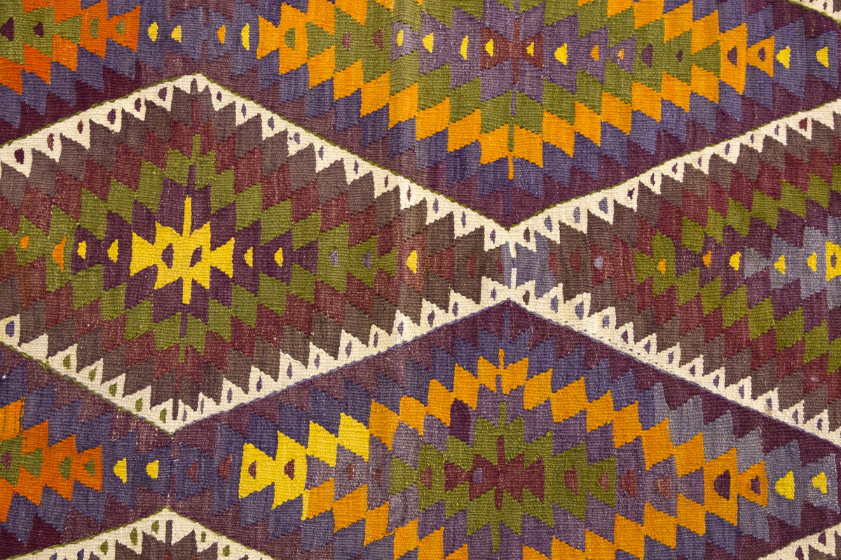 Vintage Barak Rug, 108 x 158 cm, 3.6 x 5.2 ft