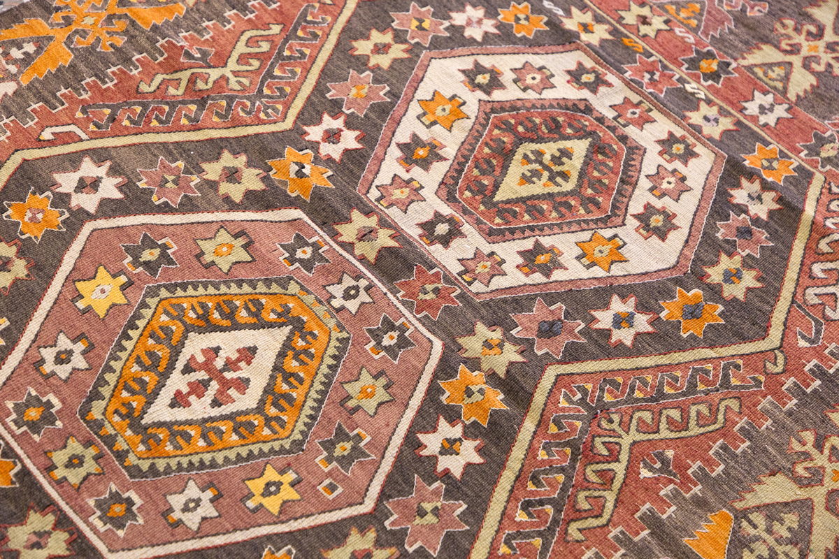 Vintage Hotamış Türkmen Rug, 127 x 171 cm, 4.2 x 5.7 ft