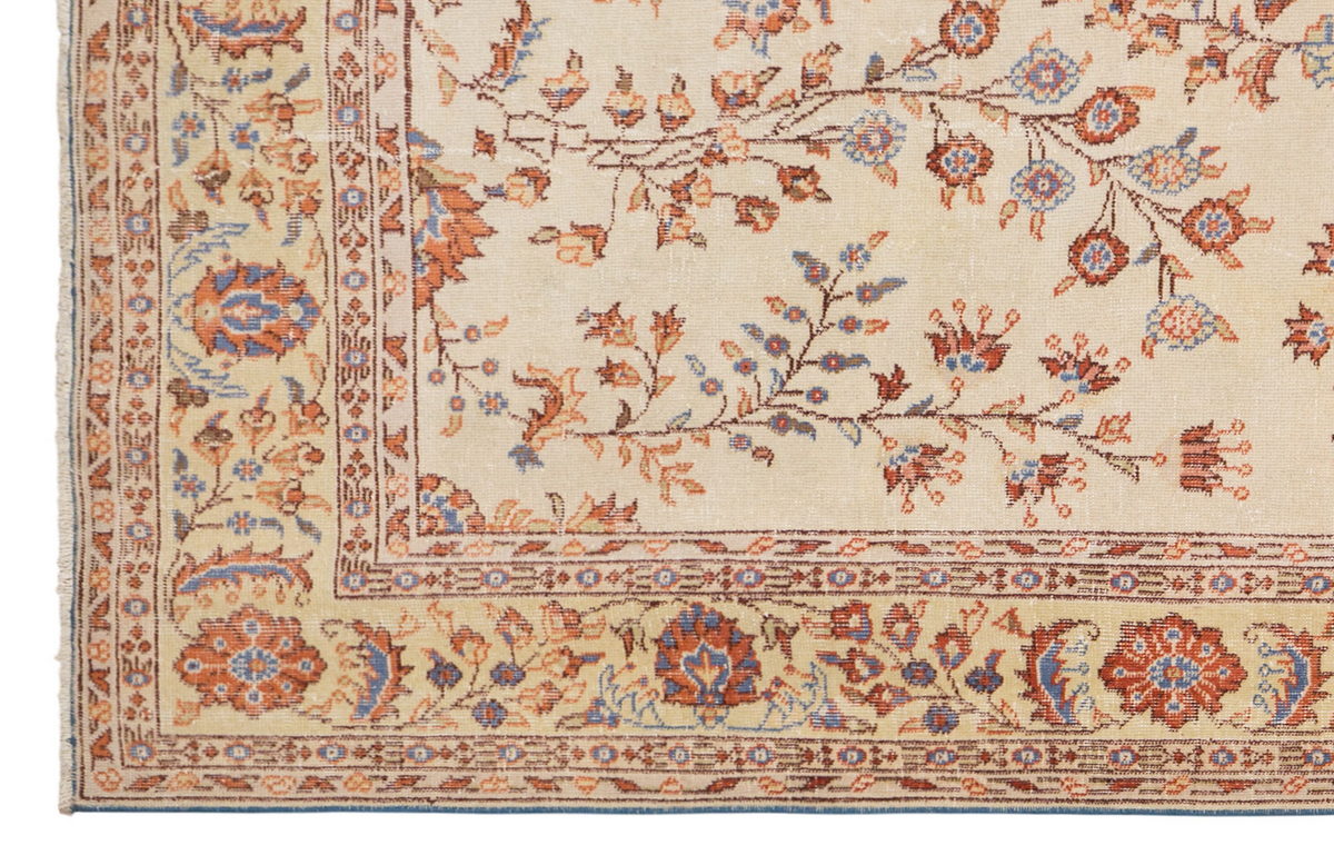Vintage Isparta Wool Rug 6'9" x 10'4" | 205 x 315 cm