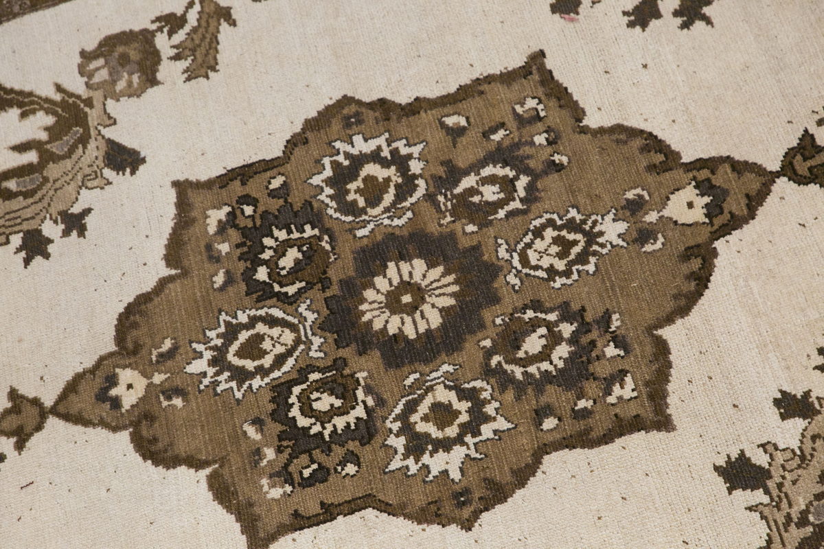 Vintage Kars Rug, 6'5 x 9'1 ft / 195 x 278 cm