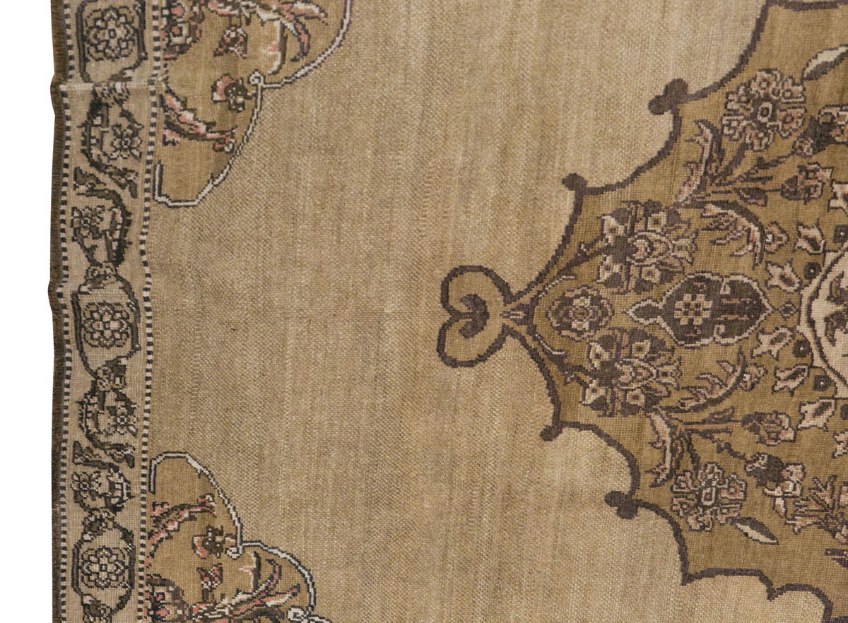 Vintage Kars Rug, 7'9 x 11 ft / 236 x 336 cm