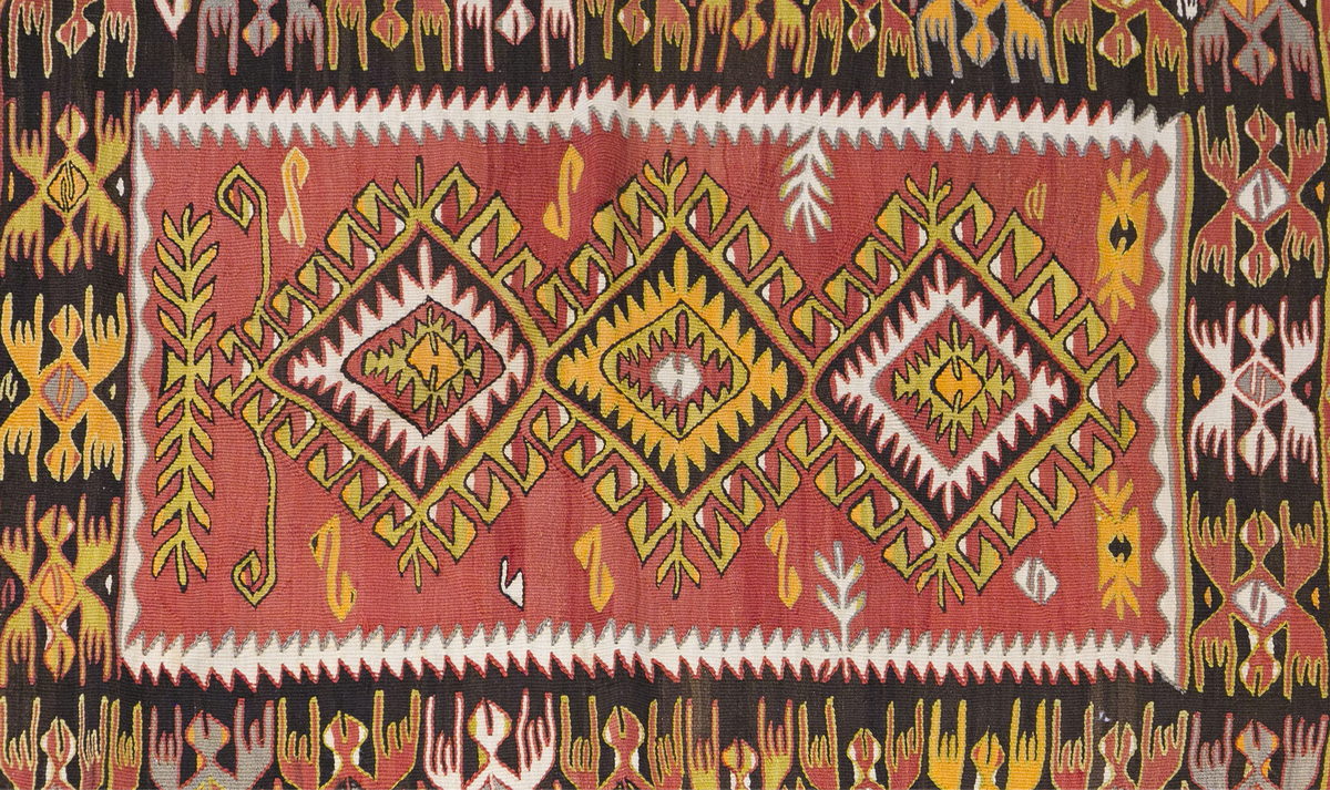 Vintage Kilim Rug, 4'6" x 5'5" feet 136 x 164 cm