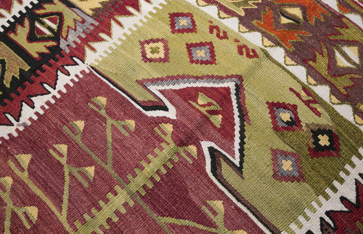 Vintage Konya Akviran Kilim, 96 x 112 cm, 3.1 x 3.8 ft