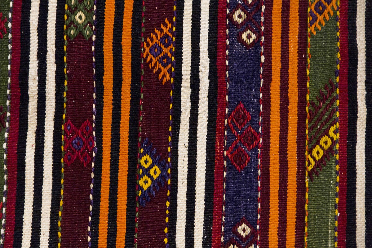 Vintage Konya Kilim, 125 x 100 cm, 4.1 x 3.3 ft
