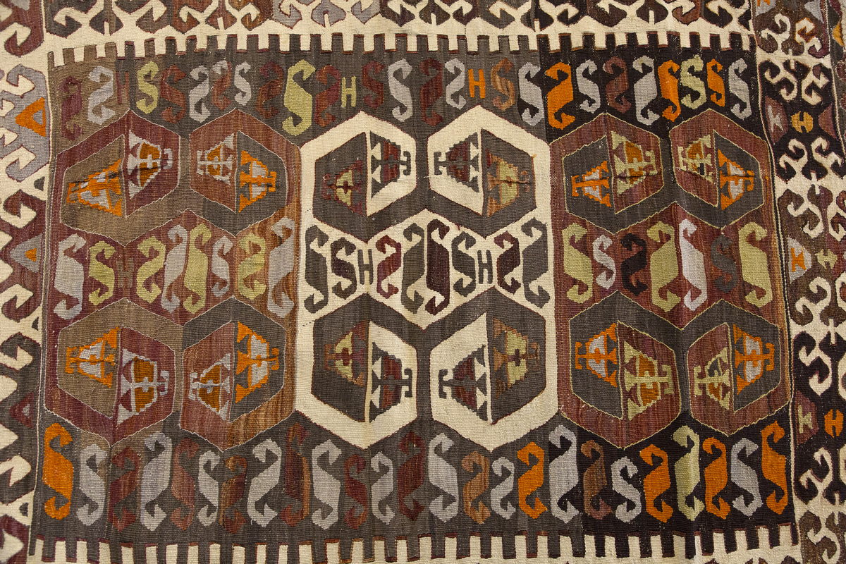 Vintage Konya Rug, 128 x 157 cm, 4.2 x 5.1 ft
