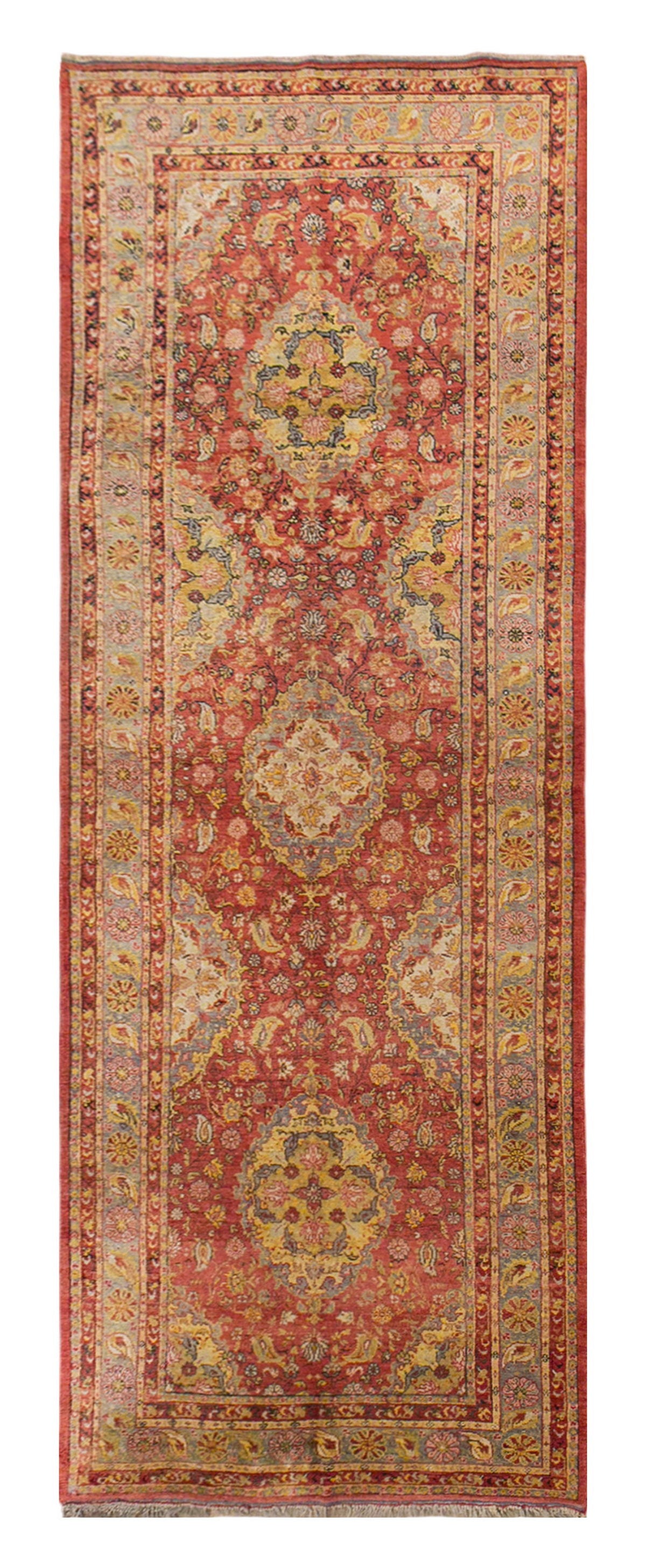 Vintage Konya Sille Wool Runner Rug 4'2" x 13'1" | 127 x 400 cm, 100-Year-Old Handwoven Turkish Rug