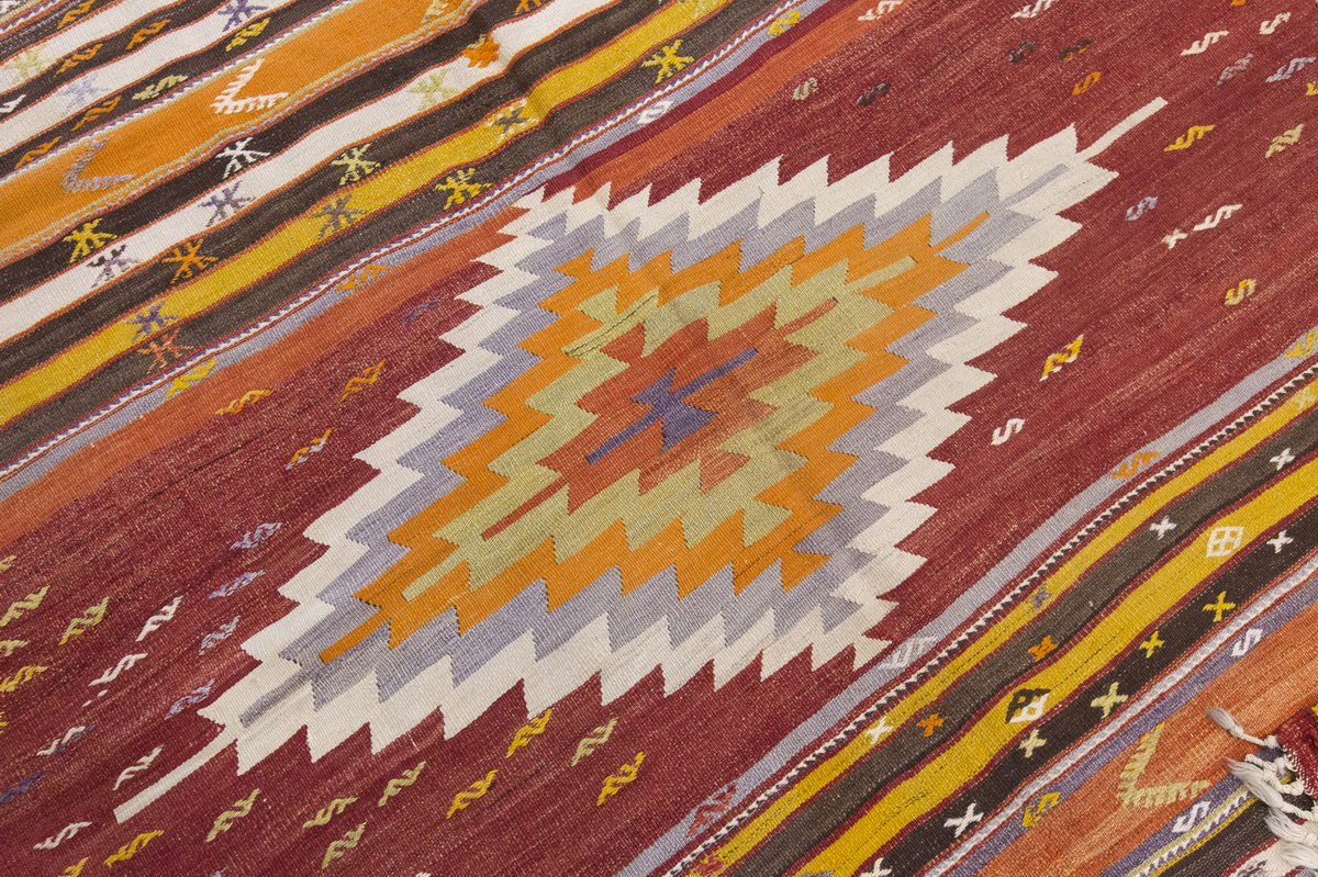 Vintage Large Afyon Kilim, 170 x 234 cm / 5.7 x 7.8 ft Kilim